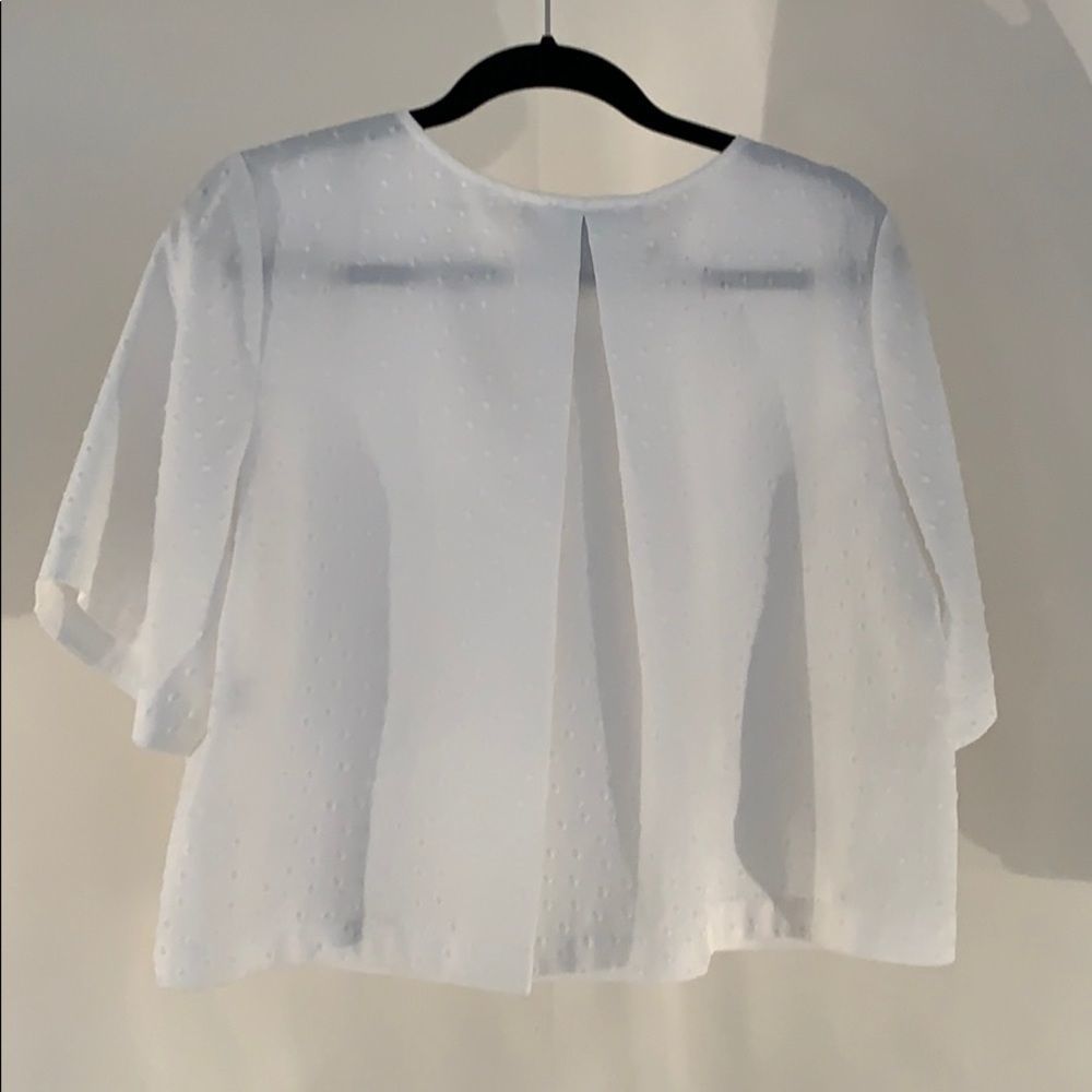 White Crop Top With Textured Pattern - image 4